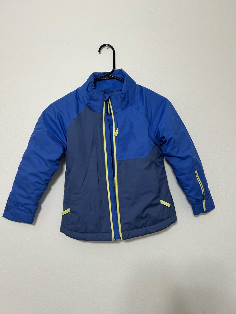 Patagonia boys Blue Colorblock Winter Jacket with Yellow Accents